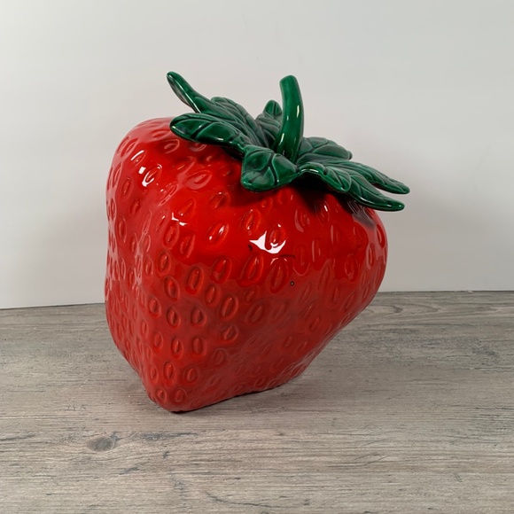 Vintage Kitchen Vintage 6s Large Ceramic Leaningtilting Strawberry Cookie Jar Poshmark